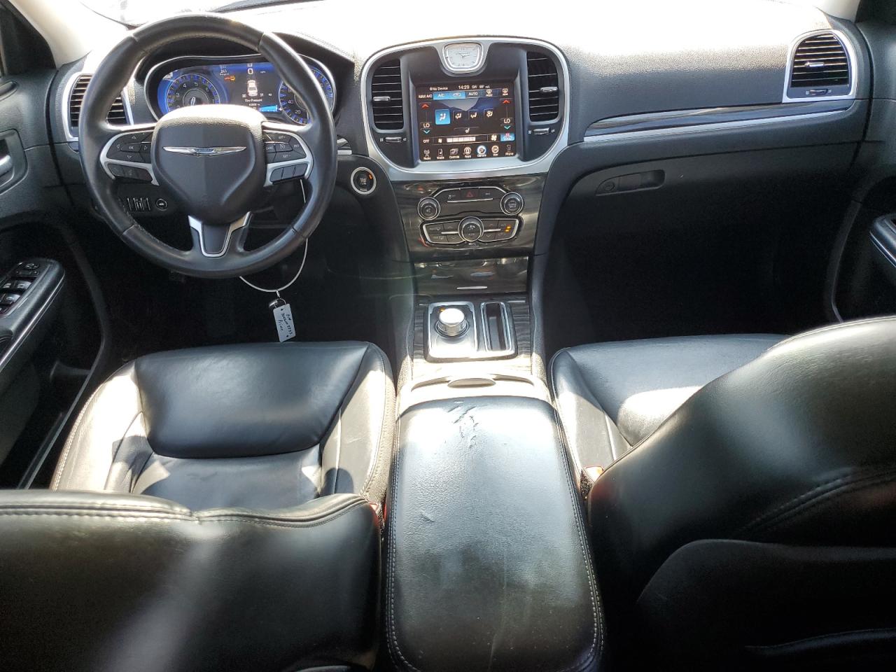 2016 Chrysler 300 Limited VIN: 2C3CCARG7GH230431 Lot: 81580425