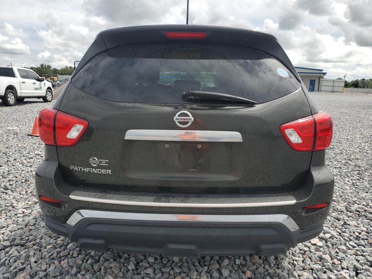 2017 Nissan Pathfinder S VIN: 5N1DR2MN3HC638418 Lot: 81421755