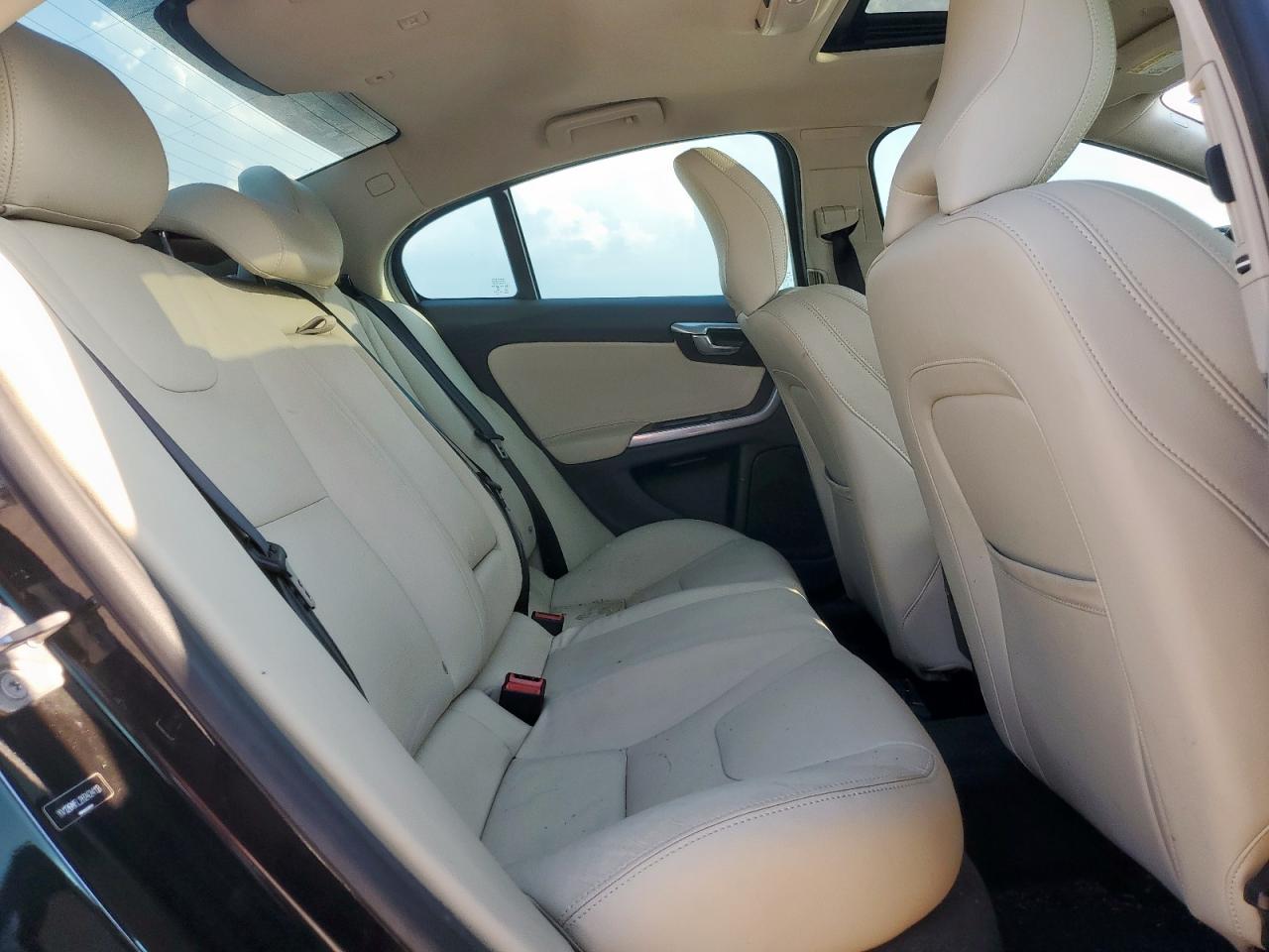 2017 Volvo S60 VIN: YV126MFL2H2424113 Lot: 84230045