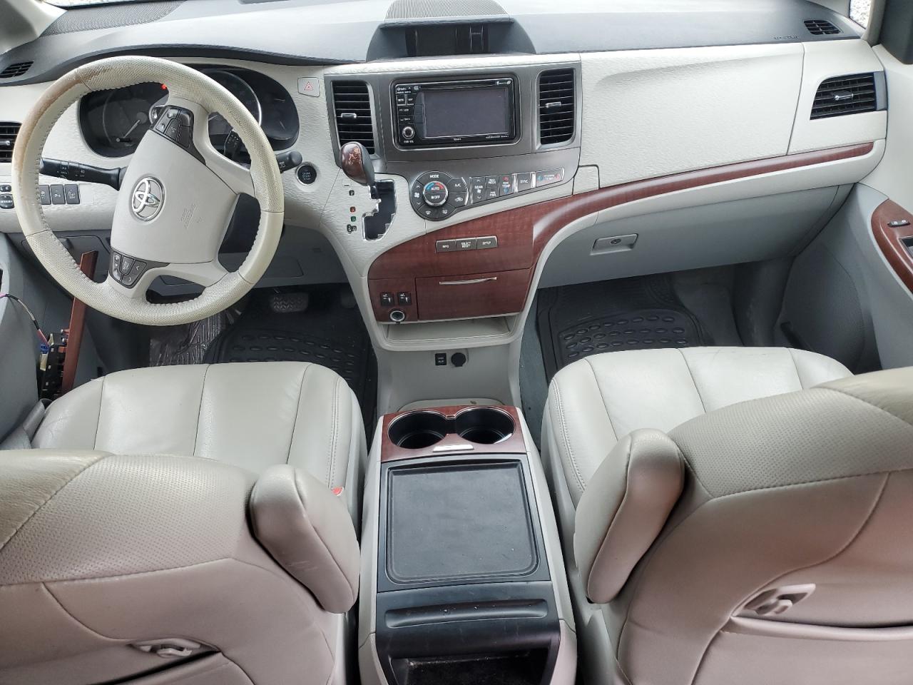 2014 Toyota Sienna Xle VIN: 5TDYK3DC1ES499110 Lot: 84276945