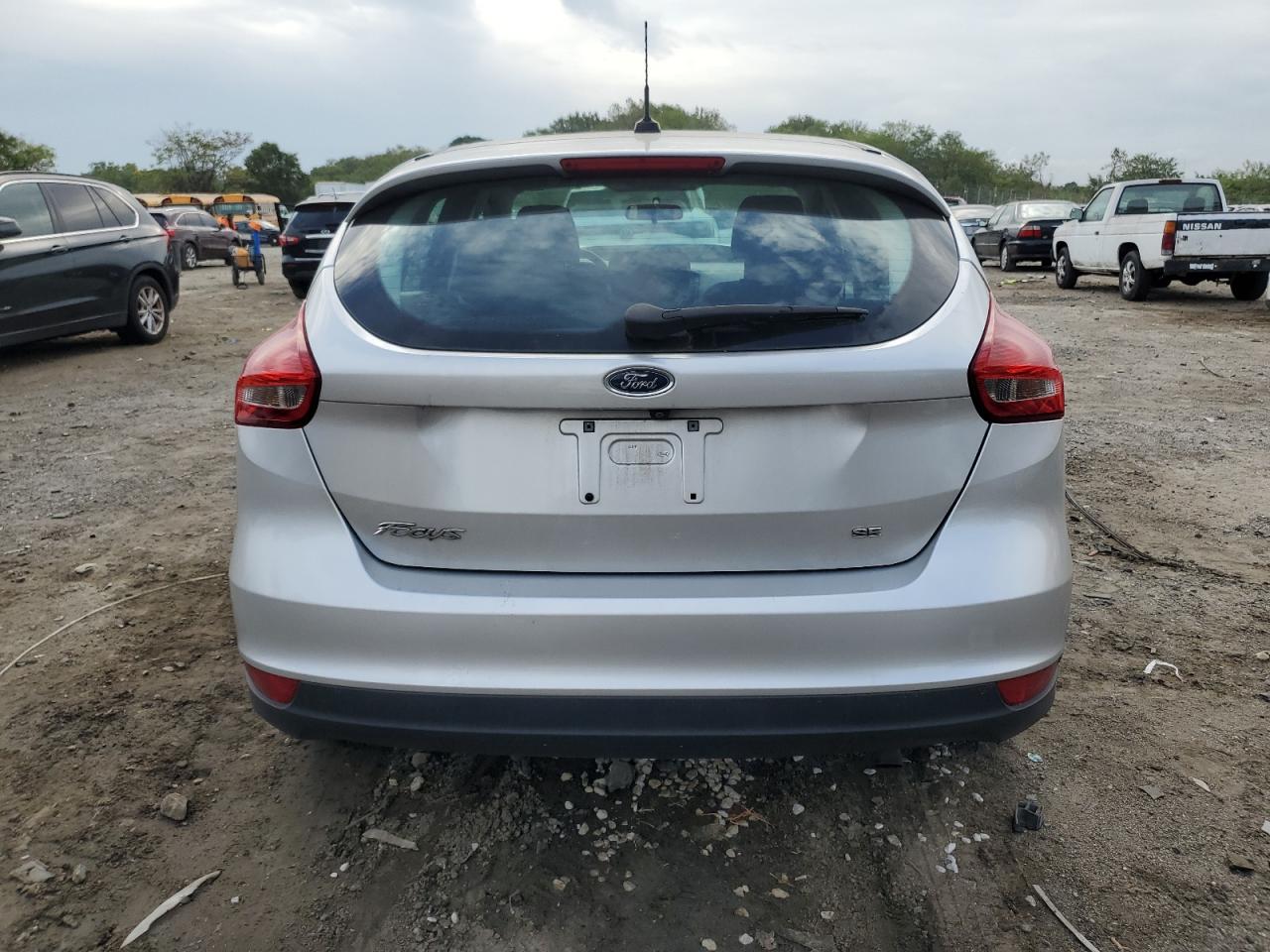 2018 Ford Focus Se VIN: 1FADP3K26JL310964 Lot: 81023765