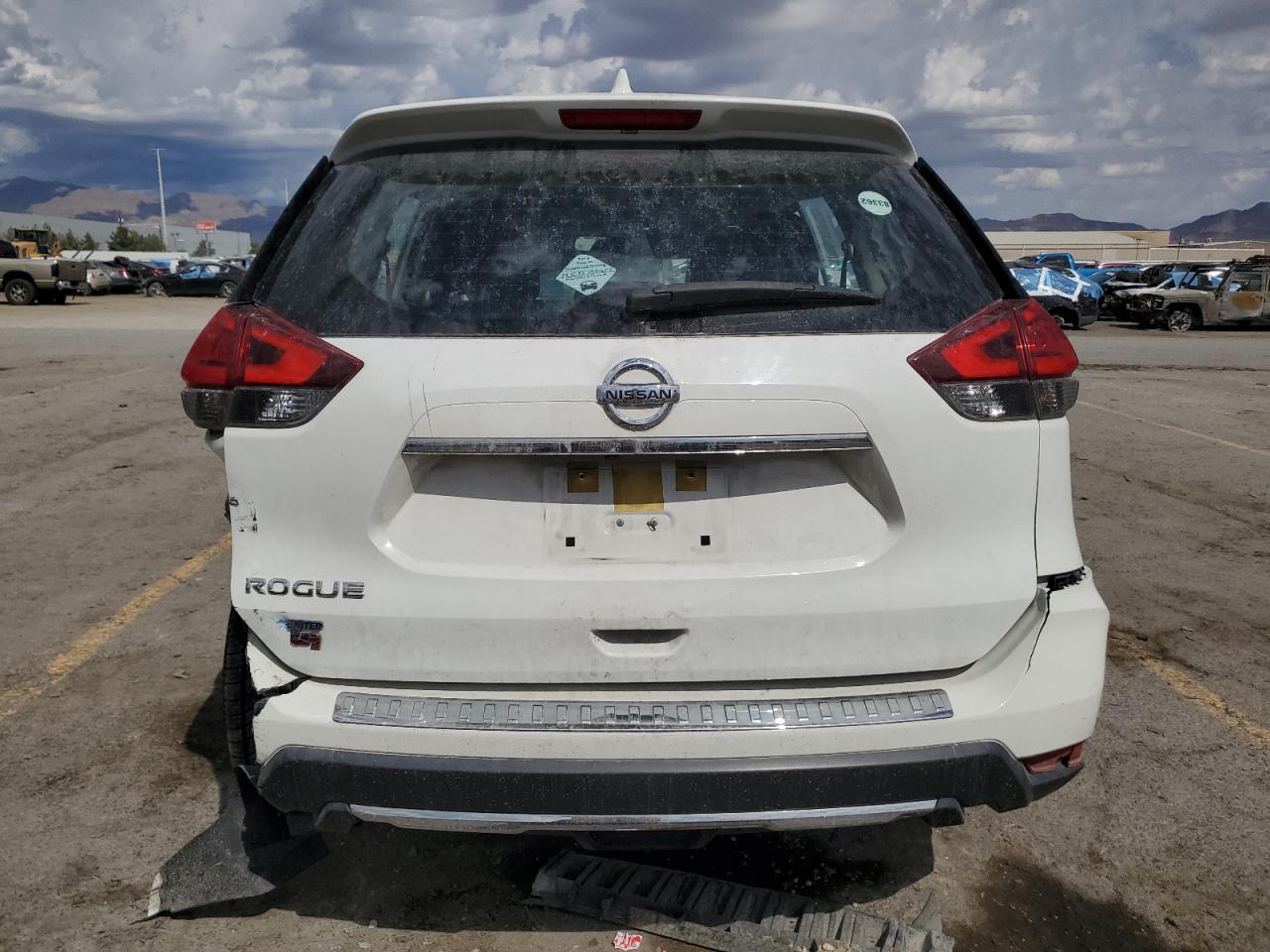 2017 Nissan Rogue S VIN: JN8AT2MT6HW147948 Lot: 84255545