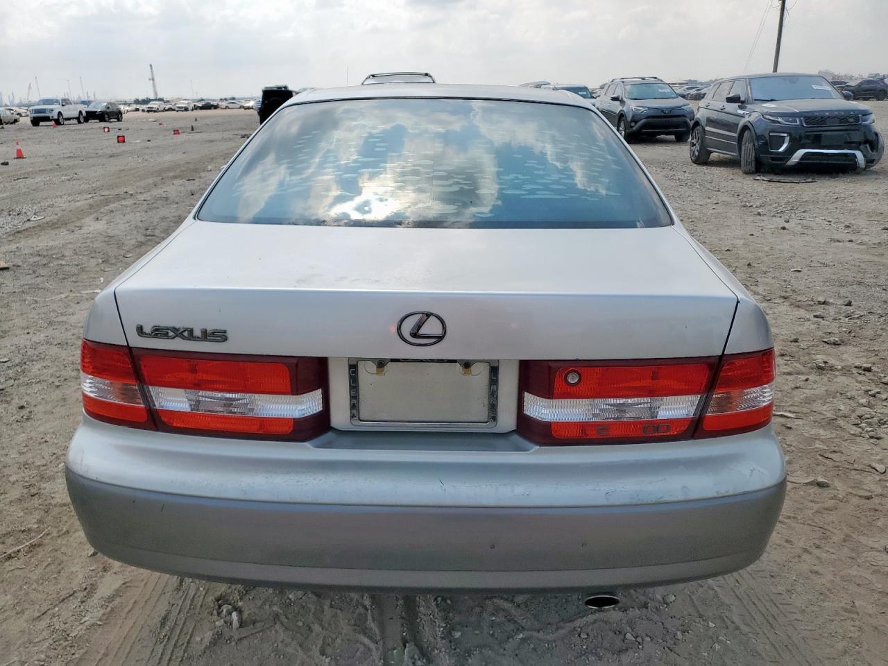 2000 Lexus Es 300 VIN: JT8BF28G8Y5102261 Lot: 81309215