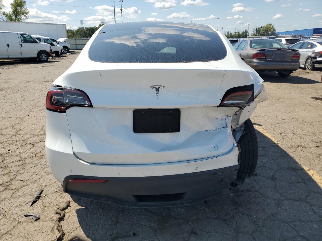 2022 Tesla Model Y VIN: 7SAYGDEE5NF374402 Lot: 71036825