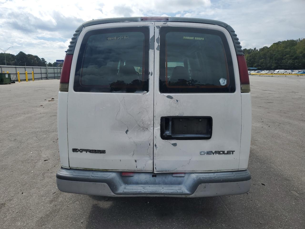 2002 Chevrolet Express G1500 VIN: 1GCFG15WX21230618 Lot: 81868395