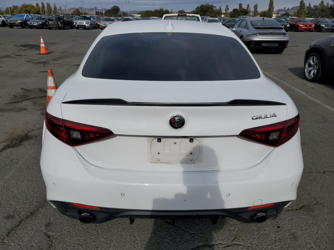 2018 Alfa Romeo Giulia VIN: ZARFAEBN5J7581751 Lot: 84796695