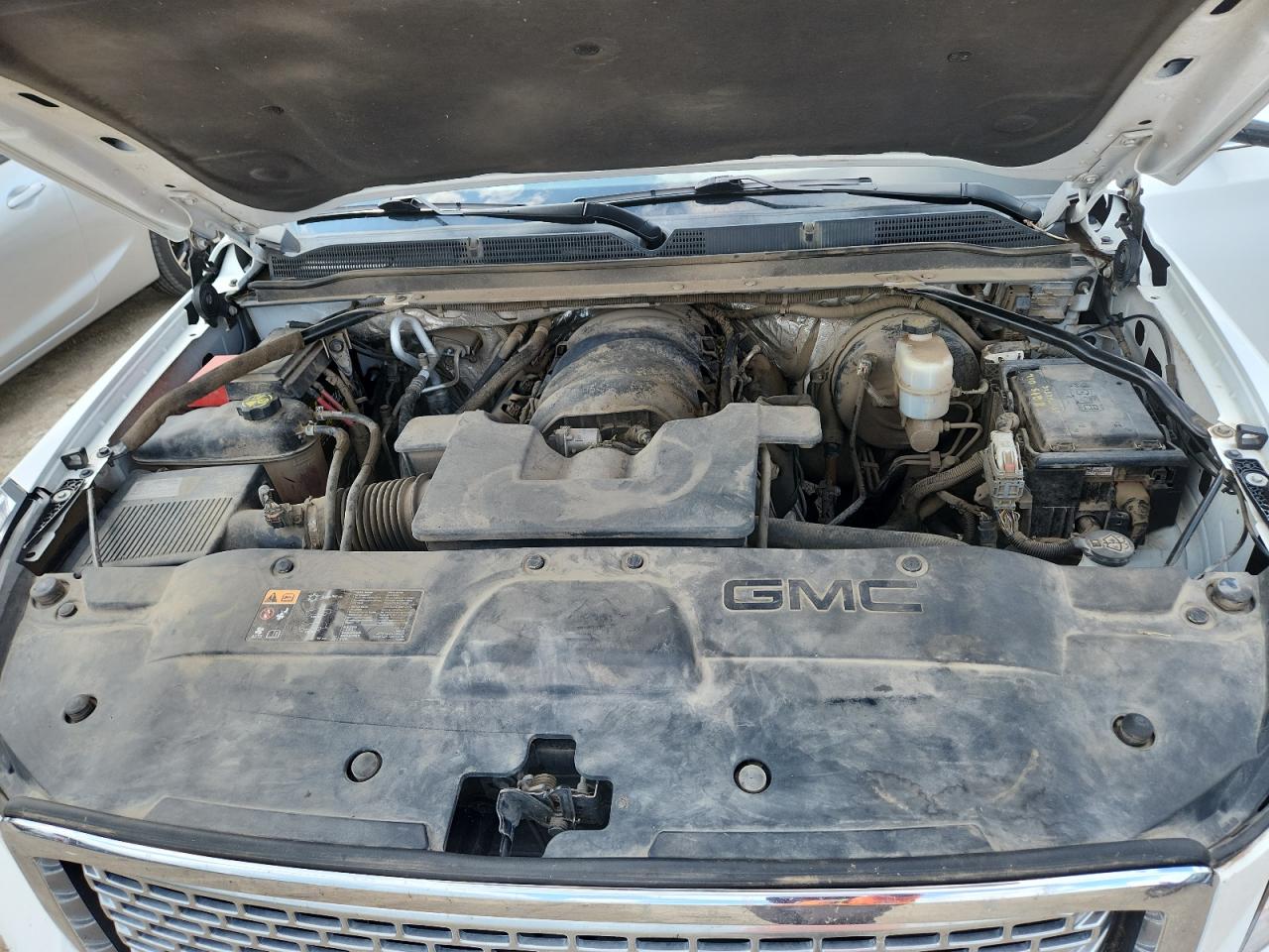 2016 GMC Yukon Xl Denali VIN: 1GKS2HKJ2GR123669 Lot: 82123235