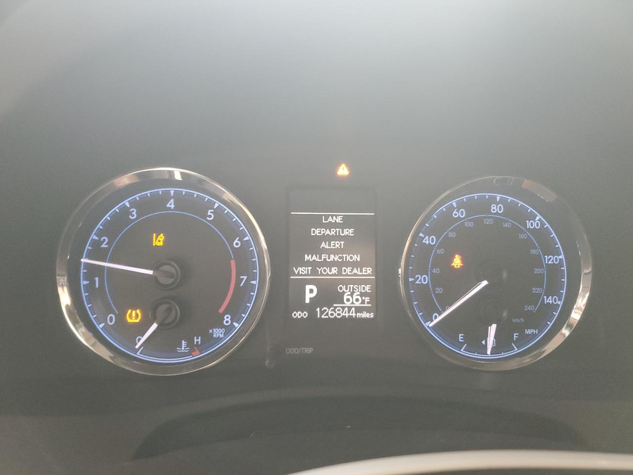 2018 Toyota Corolla L VIN: 2T1BURHE2JC103235 Lot: 84211615