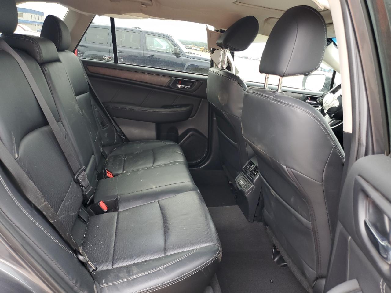 2018 Subaru Outback 2.5I Limited VIN: 4S4BSAKC8J3365764 Lot: 82083475