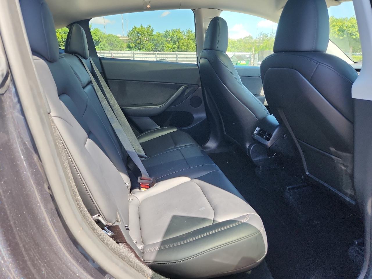 2024 Tesla Model Y VIN: 7SAYGDED5RF230457 Lot: 82146845