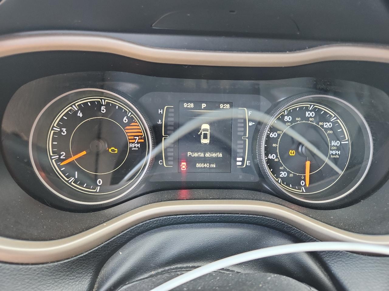 2018 Jeep Cherokee Latitude VIN: 1C4PJLCB6JD615415 Lot: 80912295