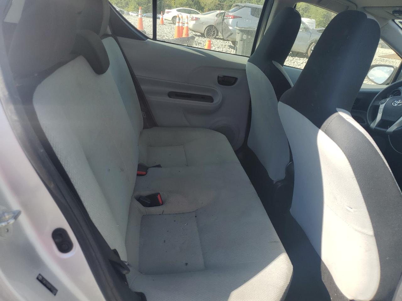 2013 Toyota Prius C VIN: JTDKDTB30D1553480 Lot: 71395695