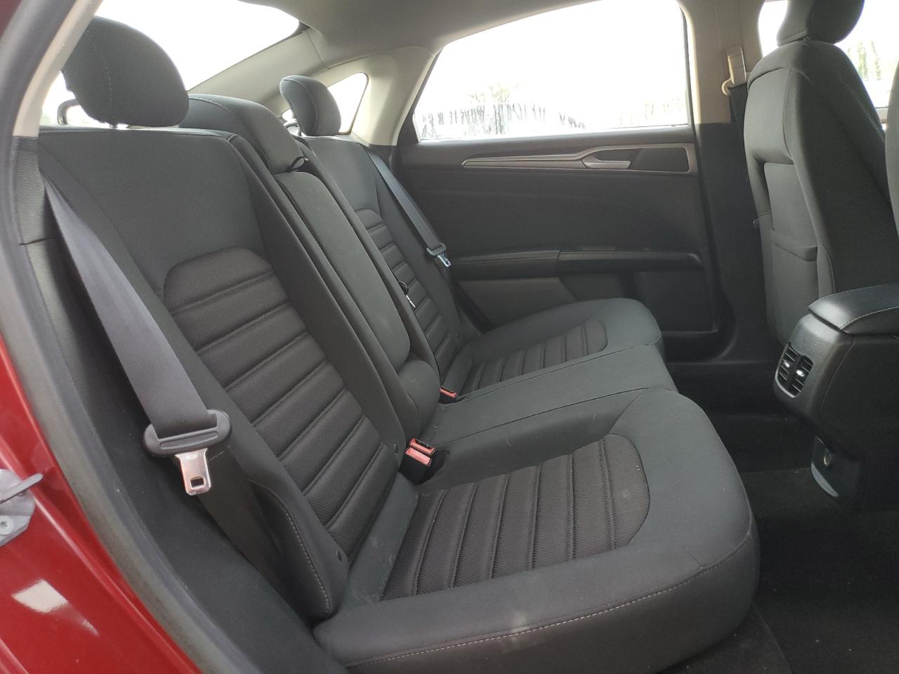 2019 Ford Fusion Se VIN: 3FA6P0LU5KR206217 Lot: 82058915