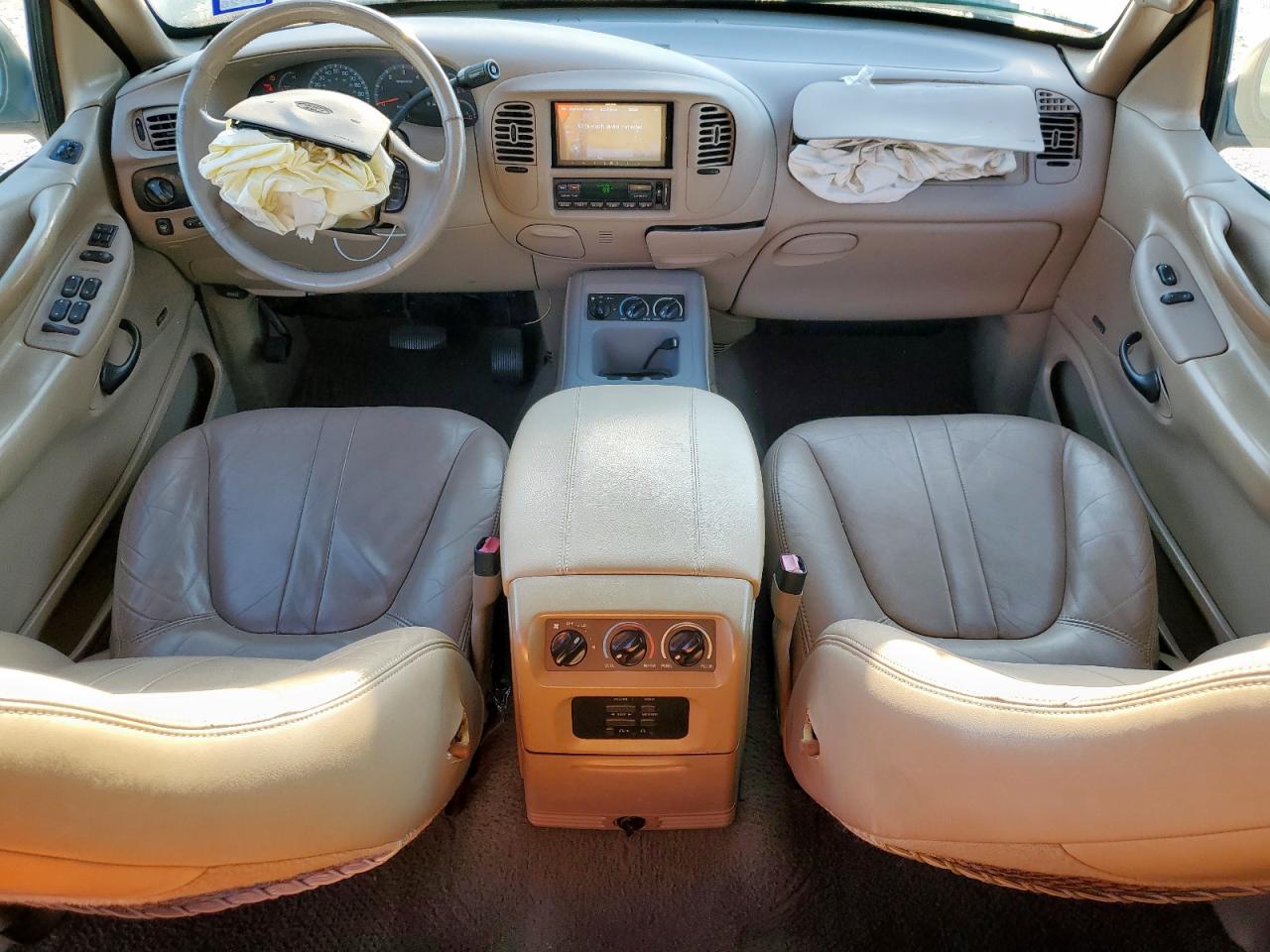 2001 Ford Expedition Eddie Bauer VIN: 1FMRU17L01LA85578 Lot: 71812955