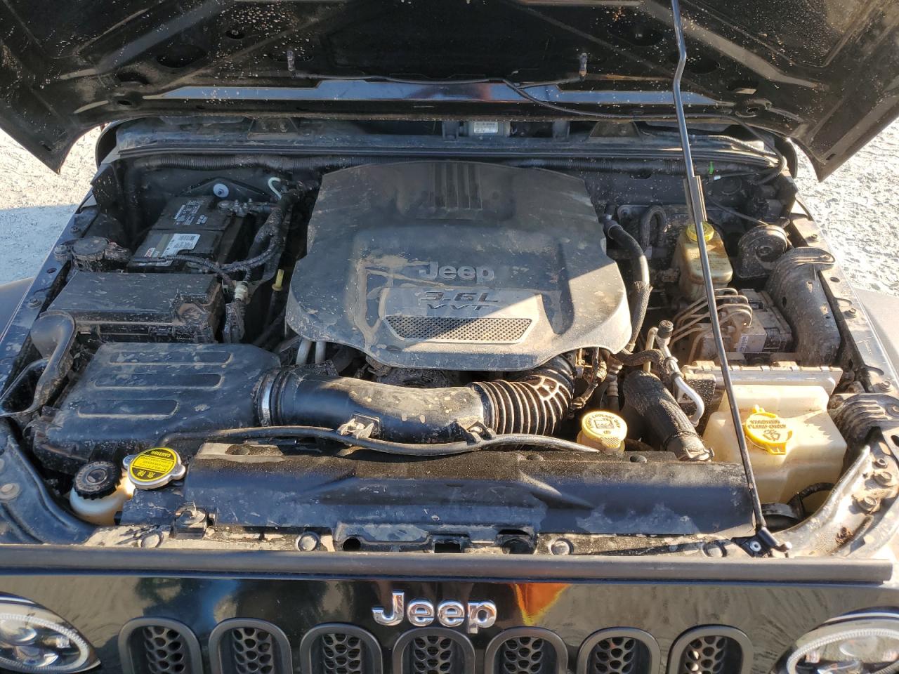 2013 Jeep Wrangler Sport VIN: 1C4AJWAG2DL640327 Lot: 71726795