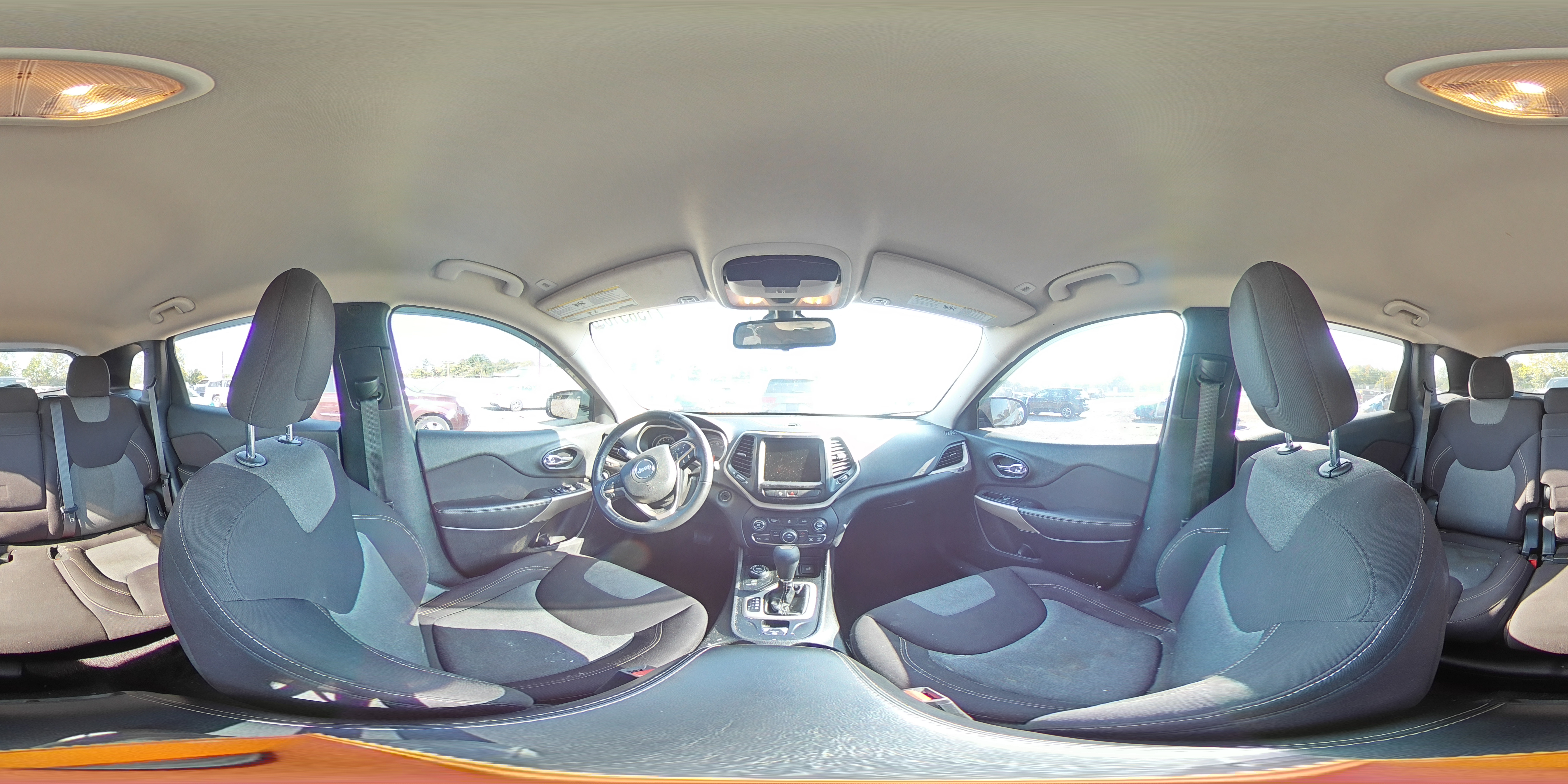 2018 Jeep Cherokee Latitude VIN: 1C4PJMCB2JD586663 Lot: 71585105