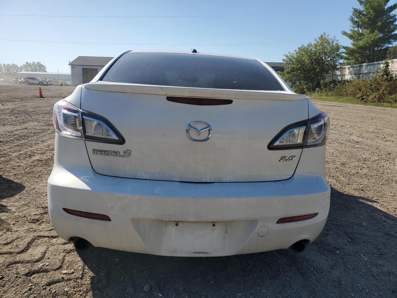 2011 Mazda 3 S VIN: JM1BL1W58B1450002 Lot: 81650055