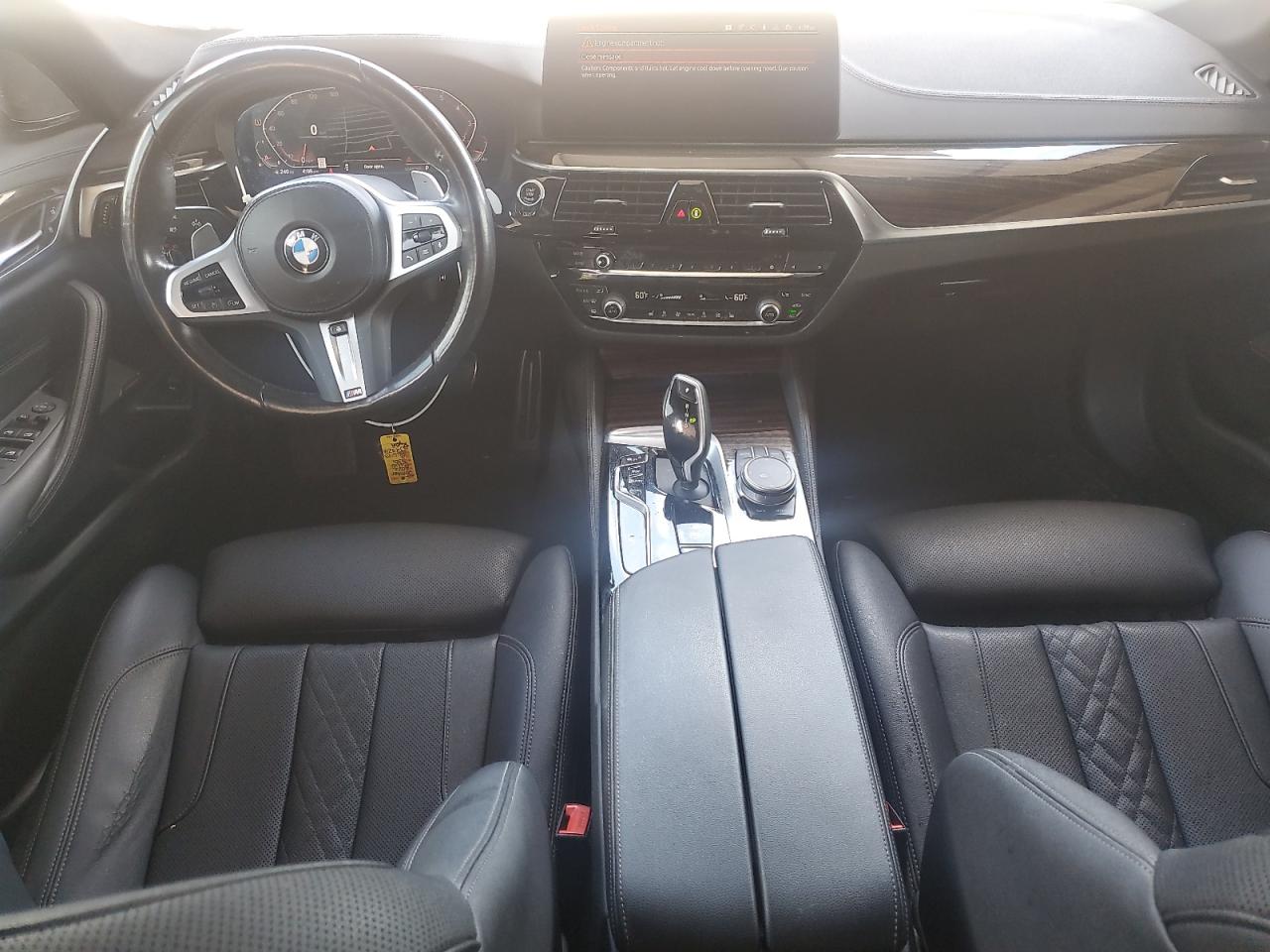 Фото: WBA53BH00NCJ43210