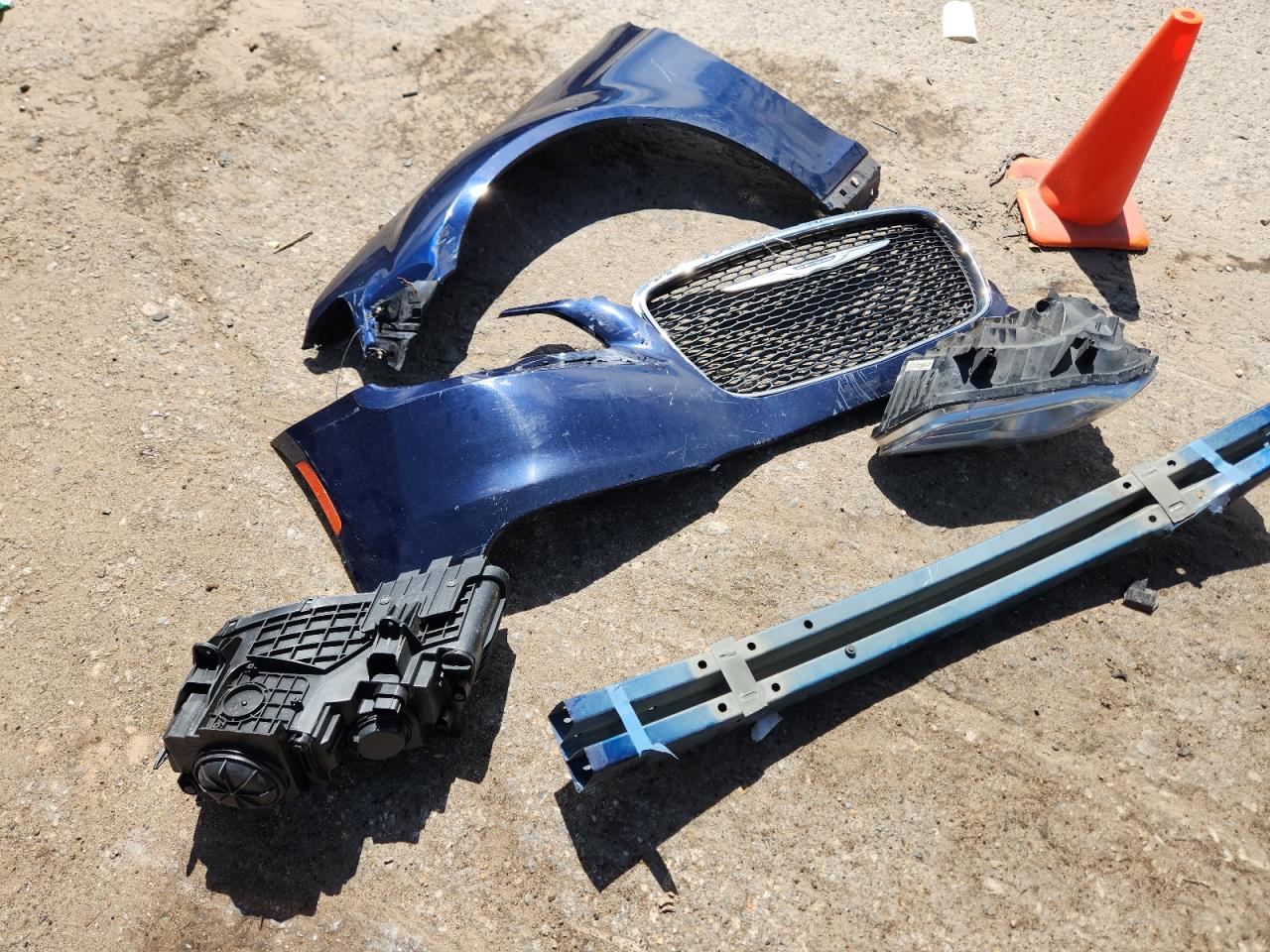 2015 Chrysler 300 Limited VIN: 2C3CCAAG4FH801951 Lot: 80984195