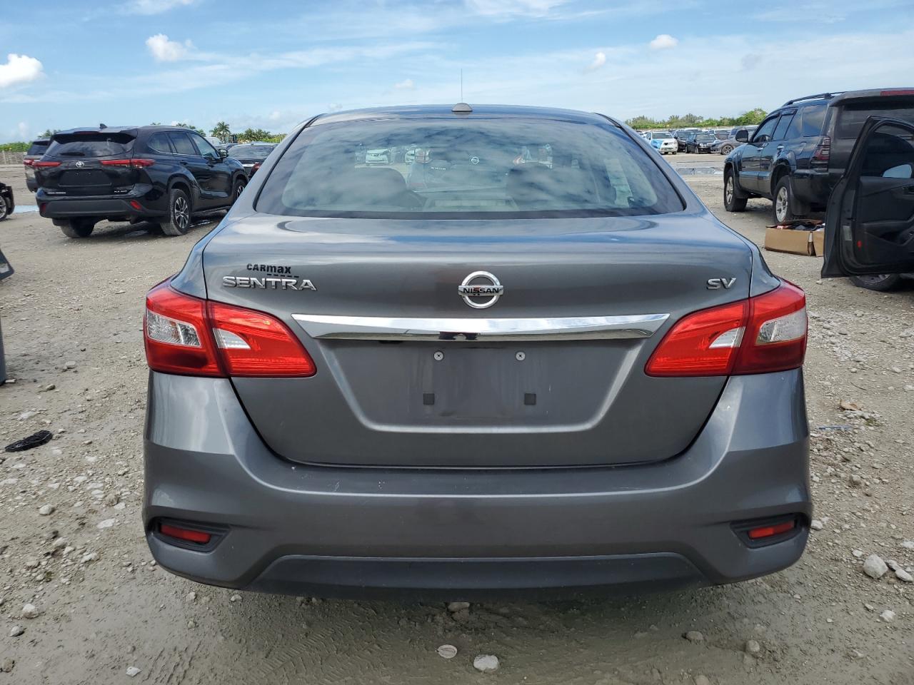2018 Nissan Sentra S VIN: 3N1AB7AP4JY257112 Lot: 81556435