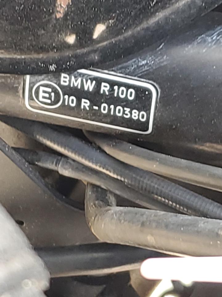 WBM043509B6175409 1981 BMW R100