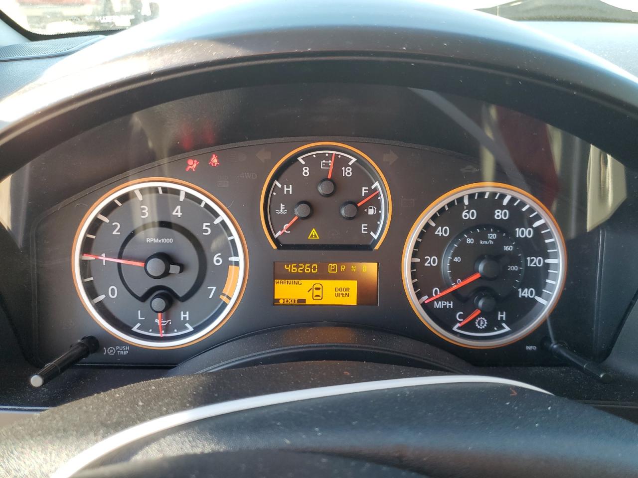 2015 Nissan Titan - Image 9