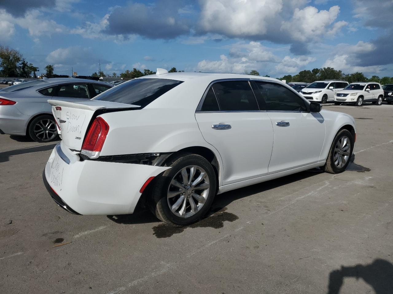 2C3CCAKG6KH578031 2019 Chrysler 300 Limited