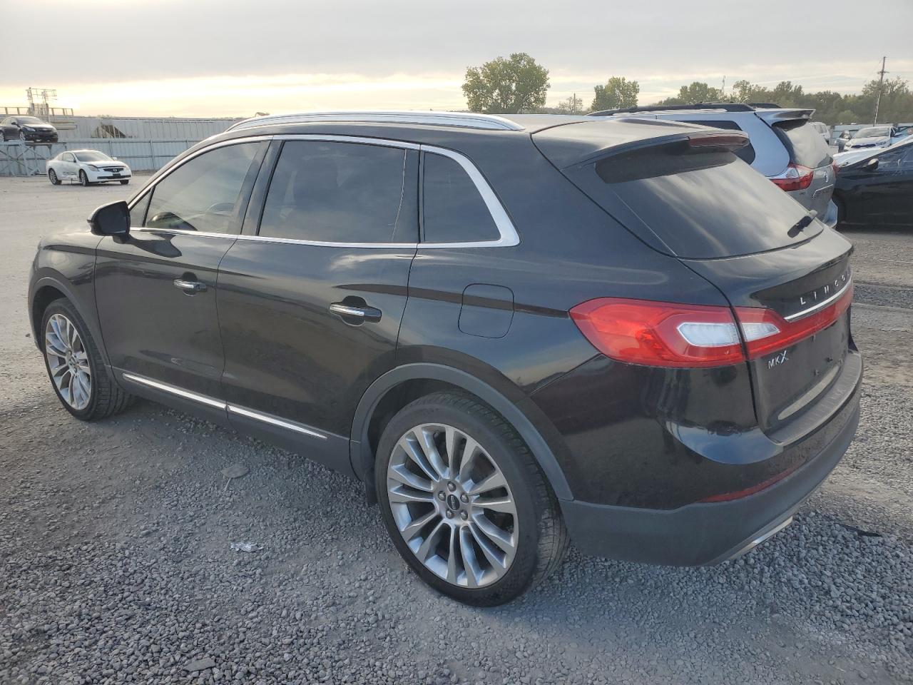 2LMTJ8LR0GBL67217 2016 Lincoln Mkx Reserve