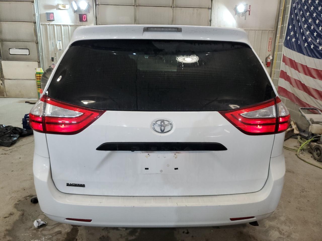 5TDZK3DC3GS713943 2016 Toyota Sienna