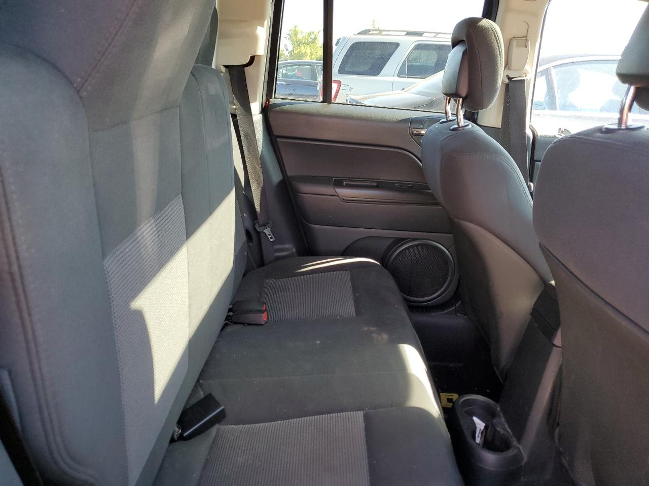 2011 Jeep Compass Sport VIN: 1J4NT1FB8BD138029 Lot: 70892963