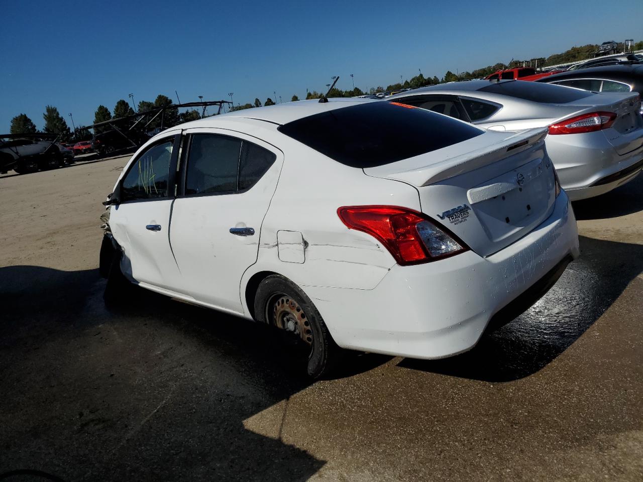 3N1CN7AP4KL816639 2019 Nissan Versa S