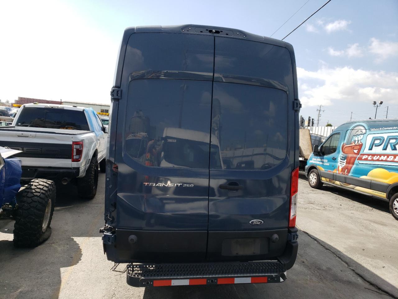 2019 Ford Transit T-250 VIN: 1FTYR3XM2KKB08825 Lot: 70212784