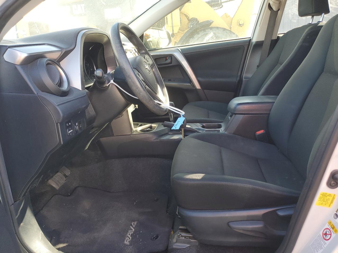 JTMZFREVXJJ185426 2018 Toyota Rav4 Le