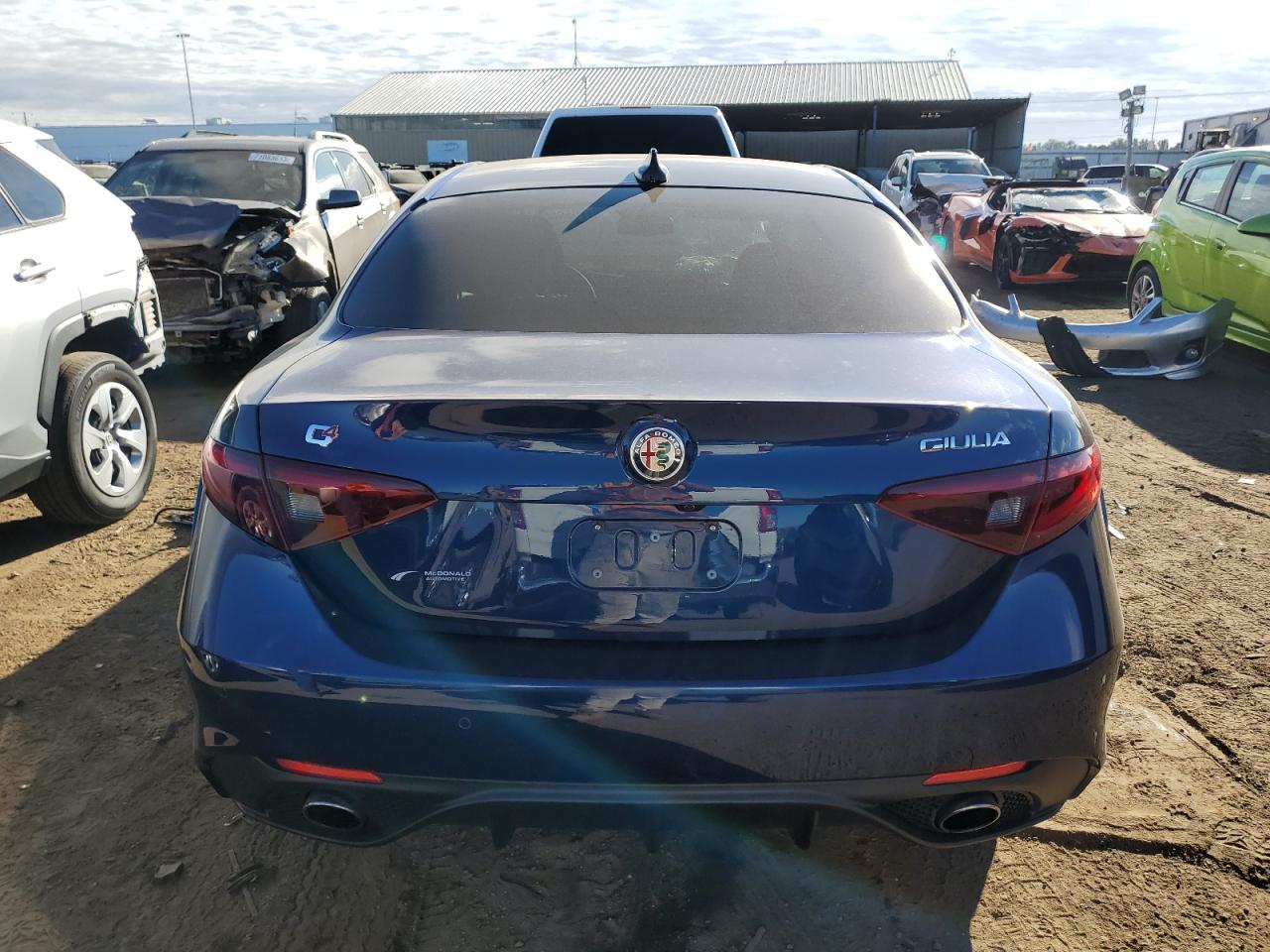 2017 Alfa Romeo Giulia Ti Q4 VIN: ZARFAEEN8H7555473 Lot: 70590863