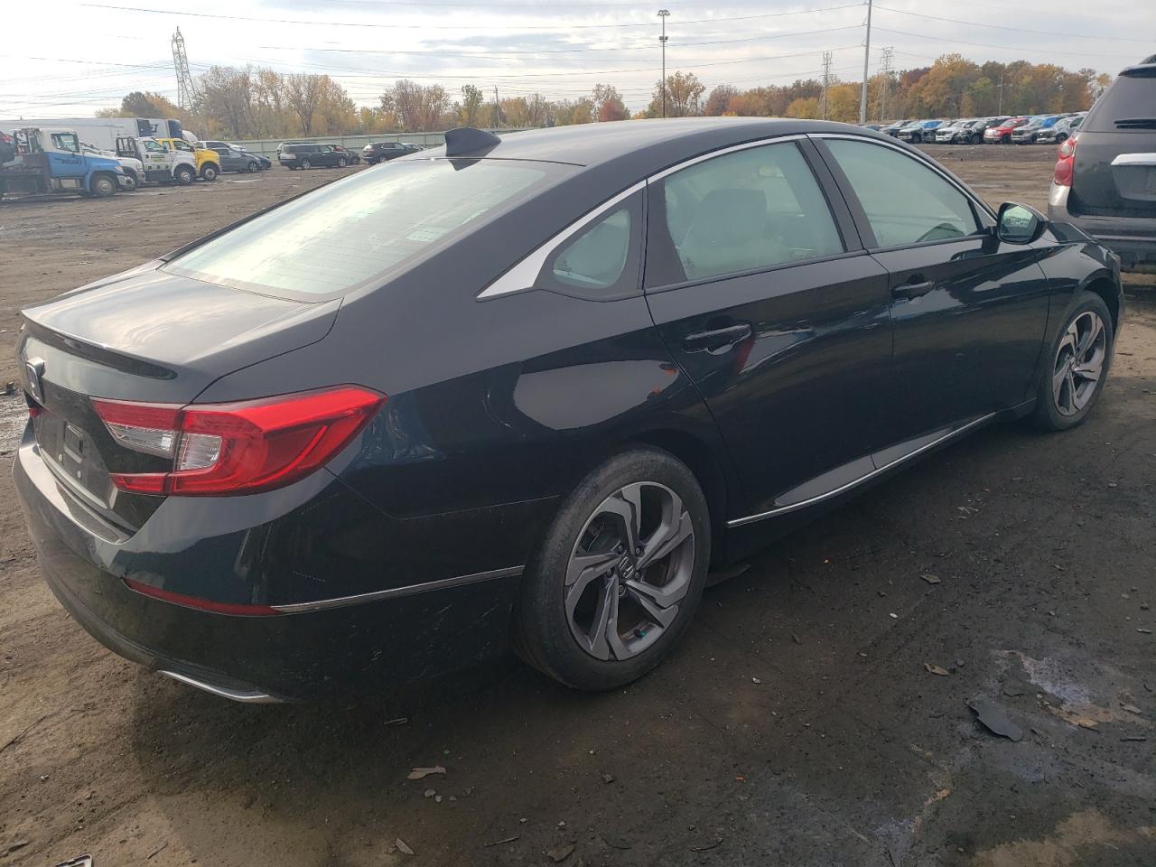 1HGCV1F44JA026838 2018 Honda Accord Ex