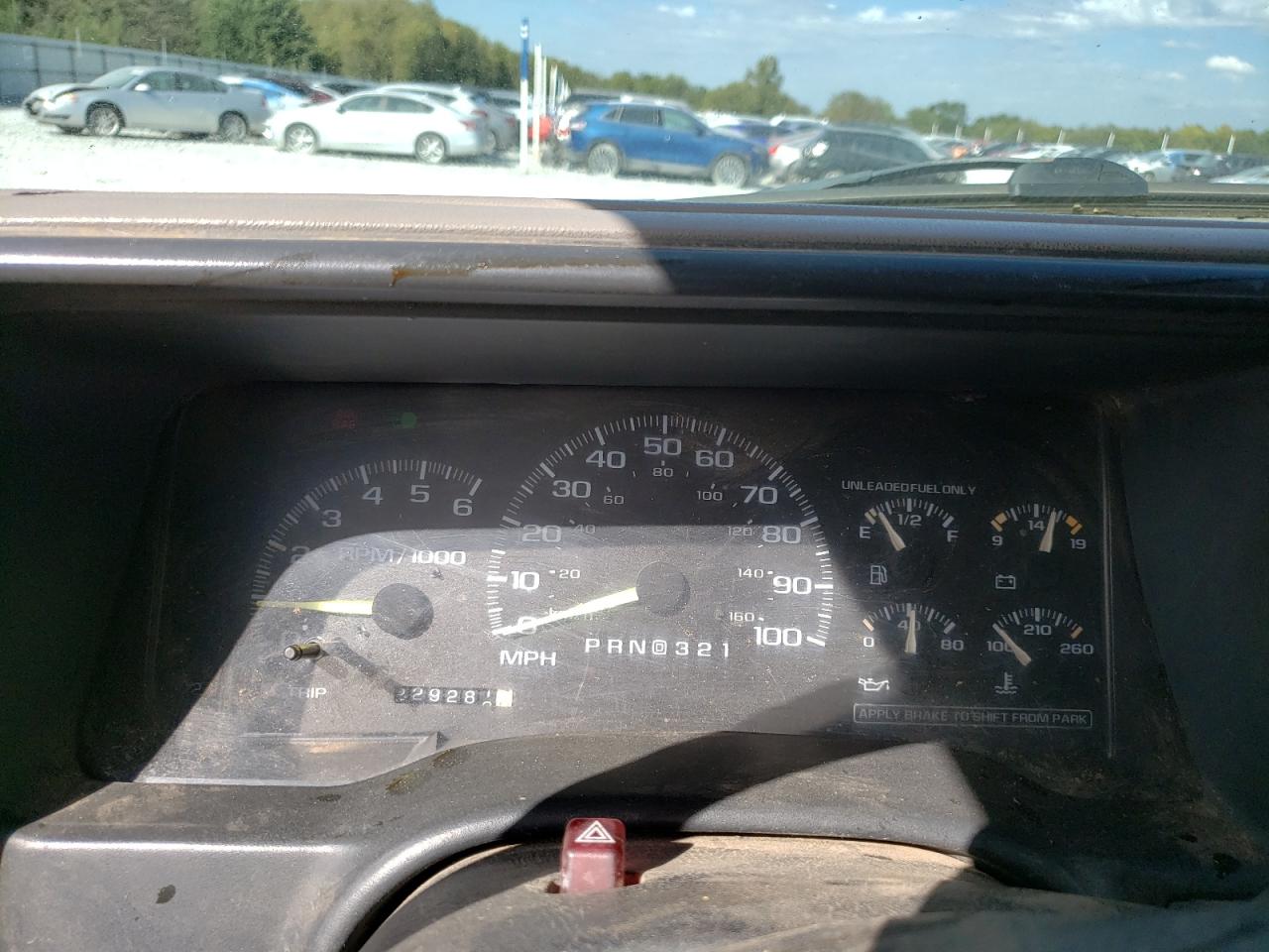 2000 Chevrolet Tahoe K1500 VIN: 1GNEK13R3YR184395 Lot: 80135653