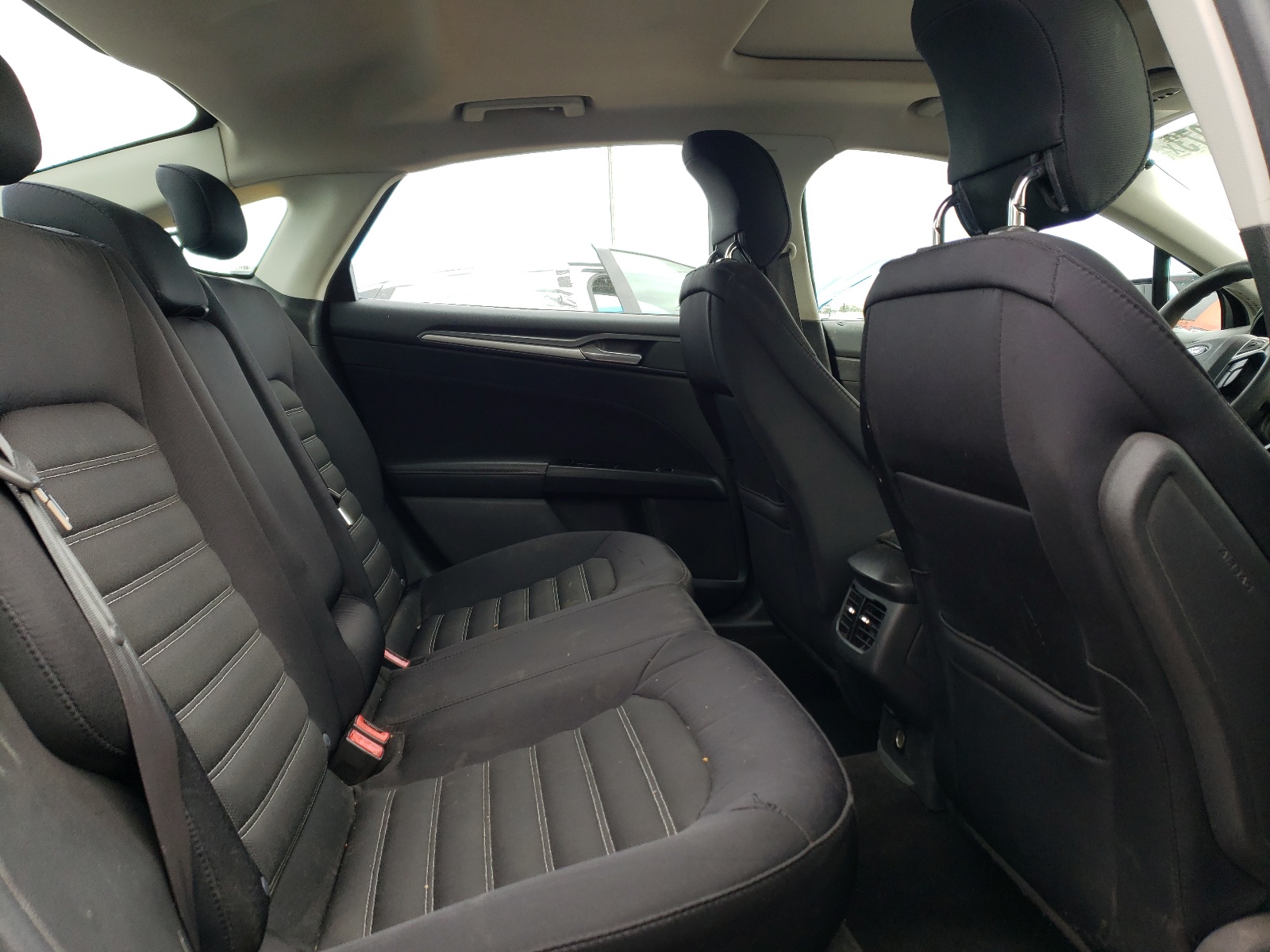 3FA6P0H78FR129819 2015 Ford Fusion Se