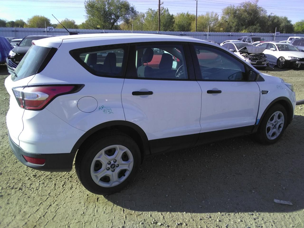 1FMCU0F76JUA71859 2018 Ford Escape S