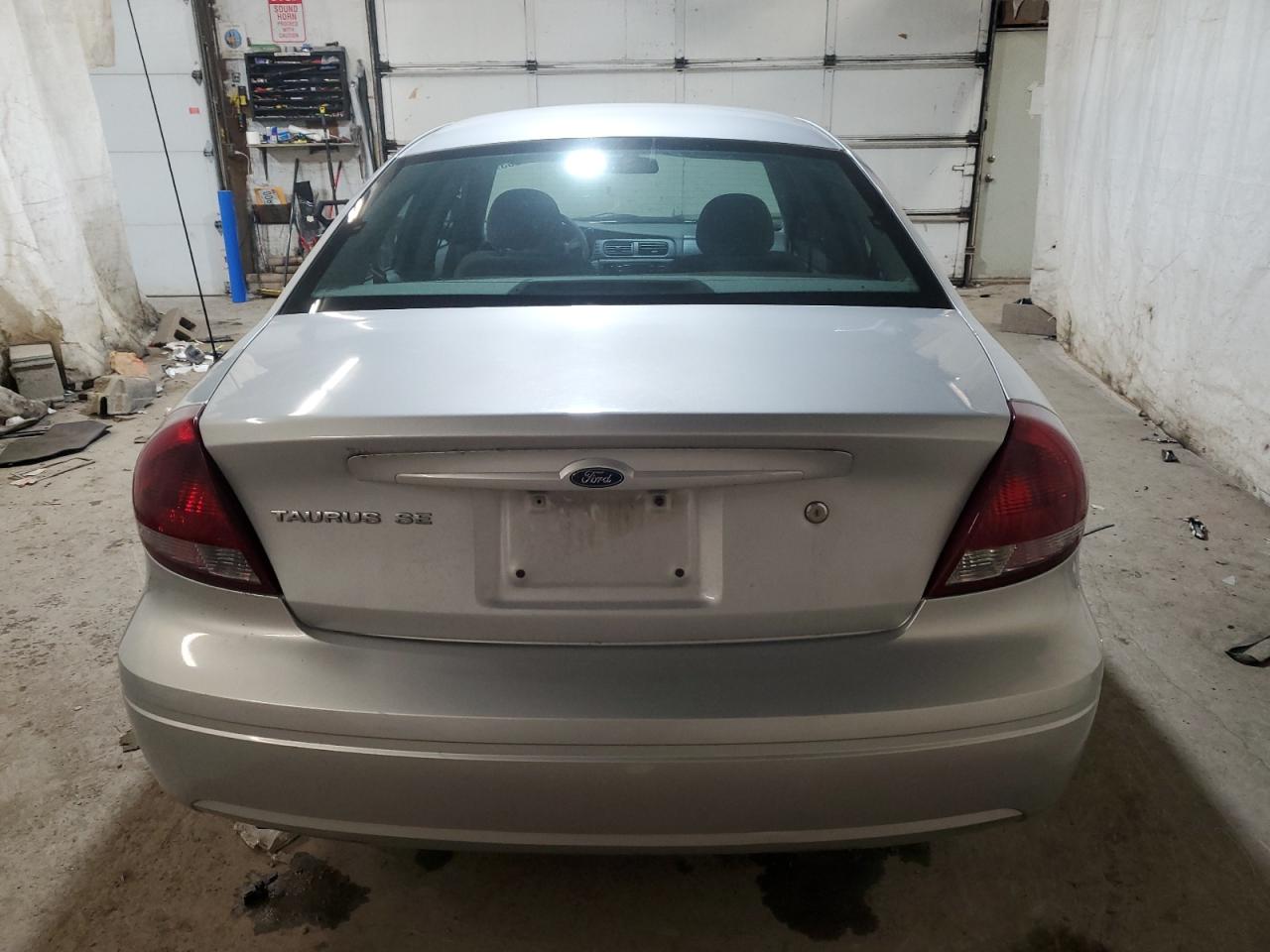 2006 Ford Taurus Se VIN: 1FAHP53246A216077 Lot: 70362353