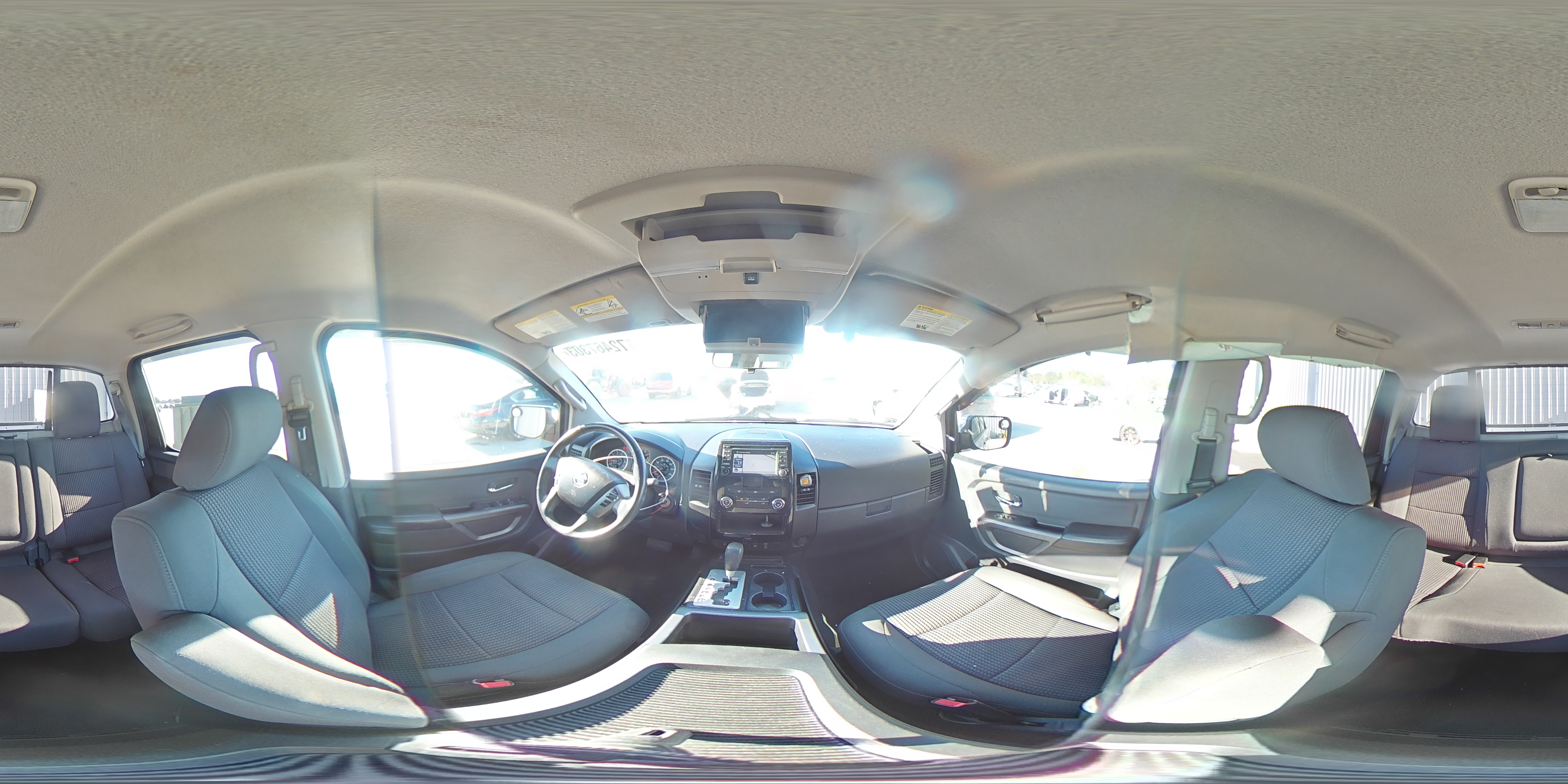 2015 Nissan Titan - Image 13