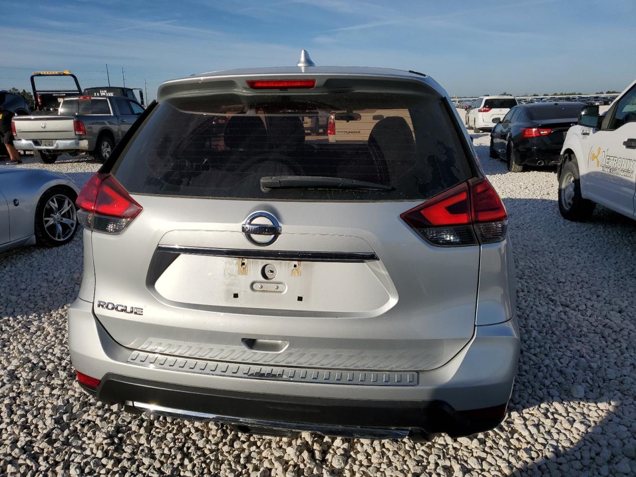 2017 Nissan Rogue S VIN: 5N1AT2MT5HC882042 Lot: 73328503