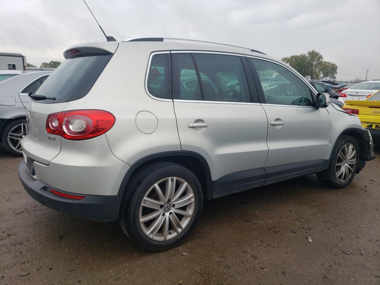 WVGAV7AX1AW510863 2010 Volkswagen Tiguan S