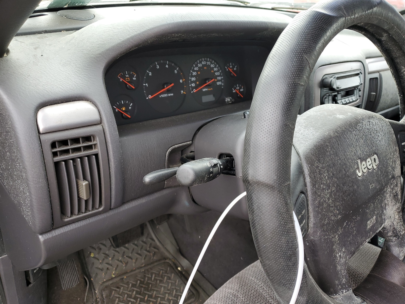 1J4GW48S11C653893 2001 Jeep Grand Cherokee Laredo