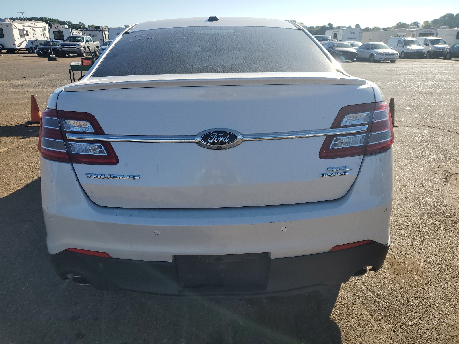 1FAHP2E83FG156581 2015 Ford Taurus Sel