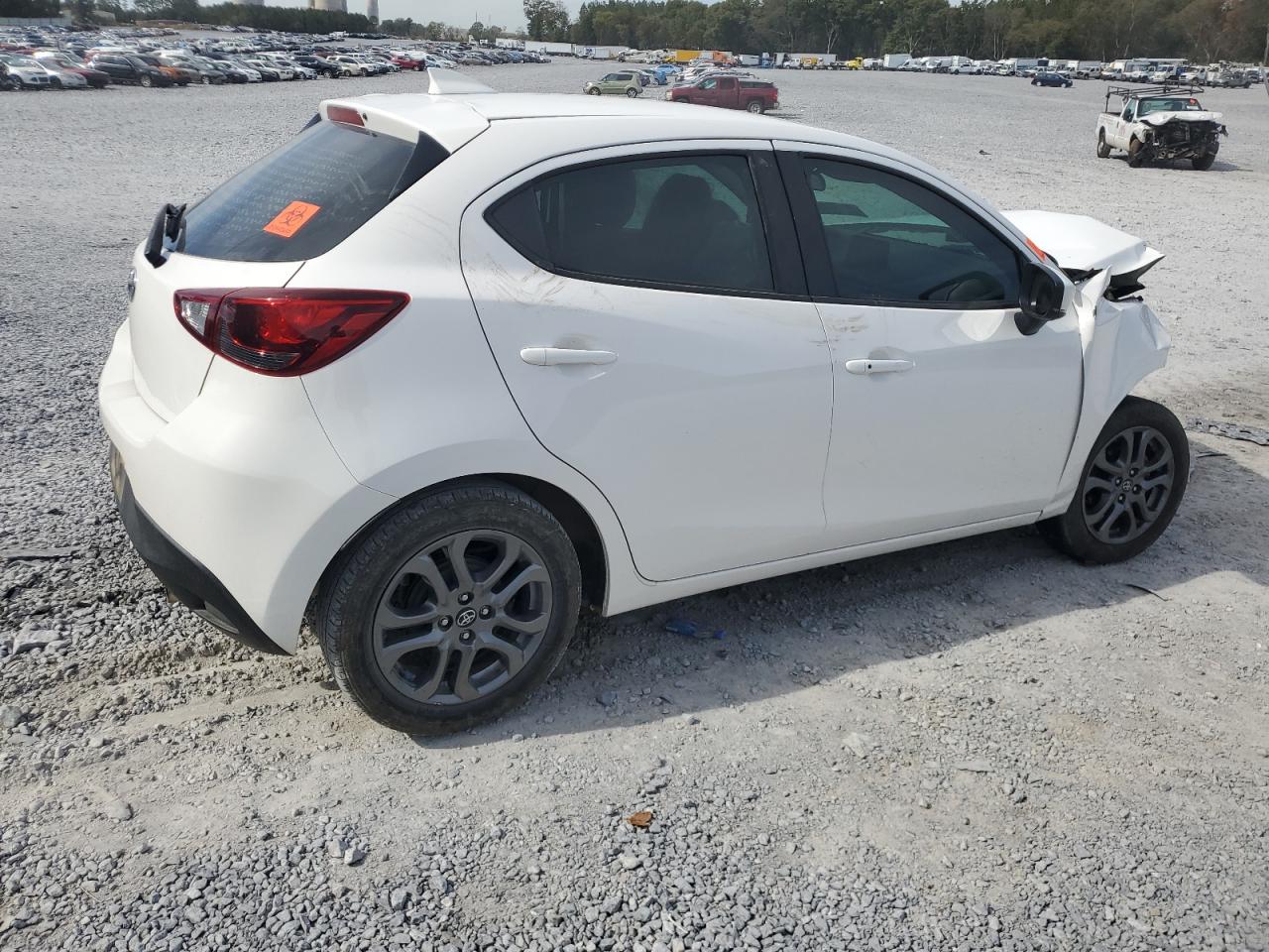 2020 Toyota Yaris Le VIN: 3MYDLBJV6LY707369 Lot: 73198003