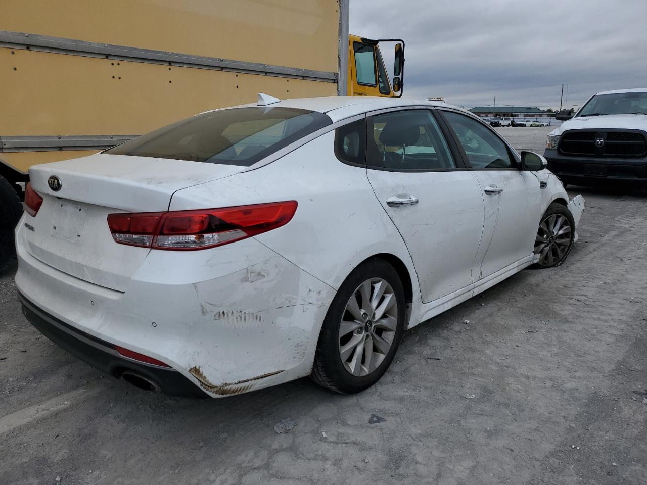 2018 Kia Optima Lx VIN: 5XXGT4L3XJG254978 Lot: 70161363