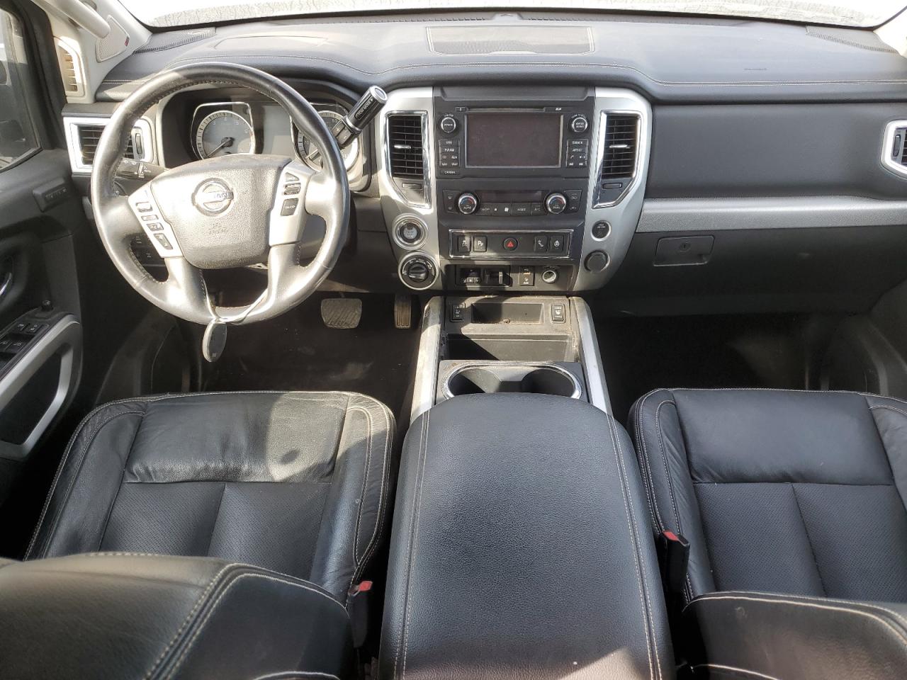 1N6AA1E53HN543012 2017 Nissan Titan Sv