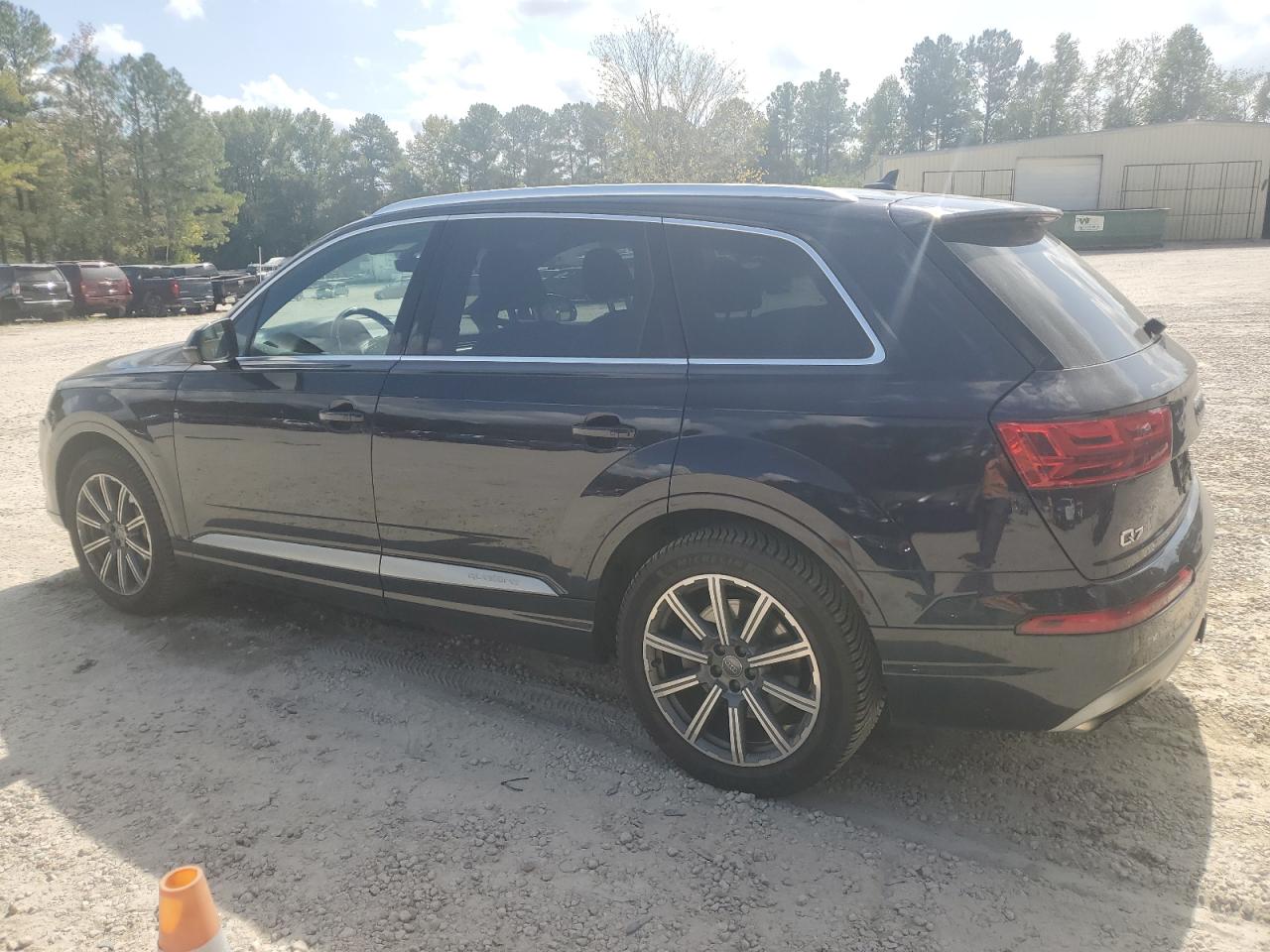 WA1LAAF75HD051402 2017 Audi Q7 Premium Plus