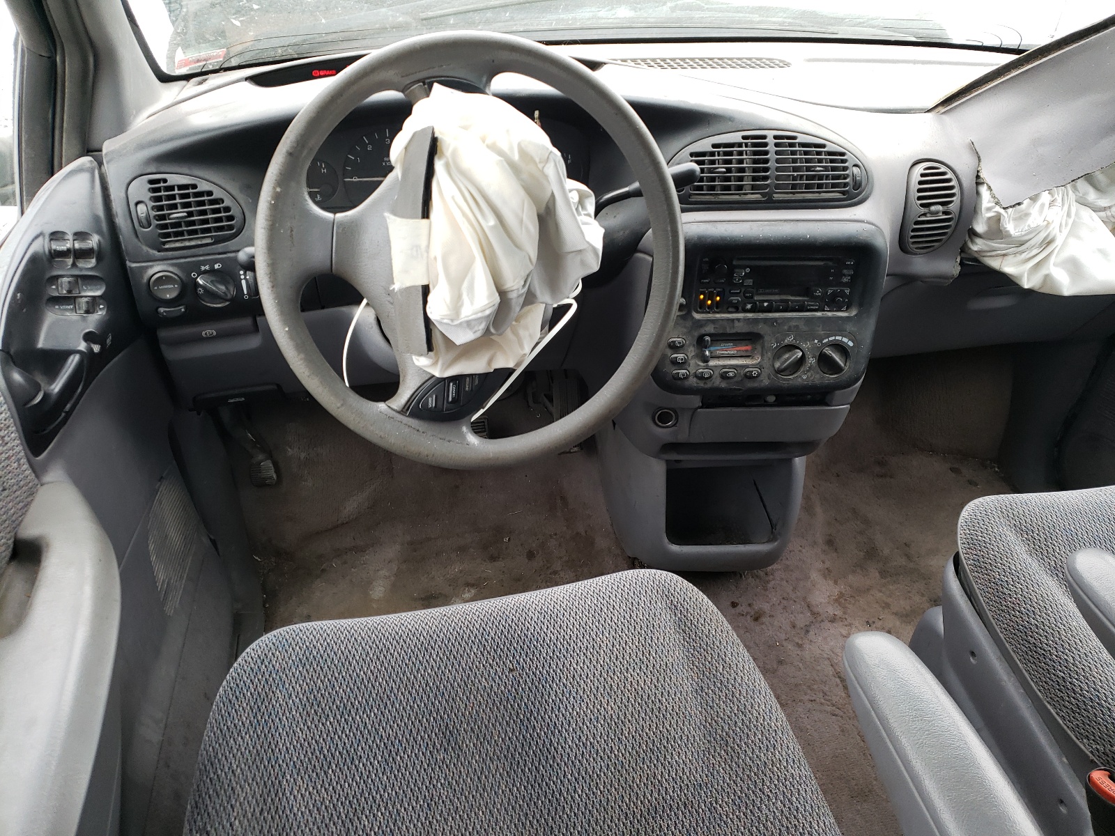 2B4GP44R6VR257166 1997 Dodge Grand Caravan Se