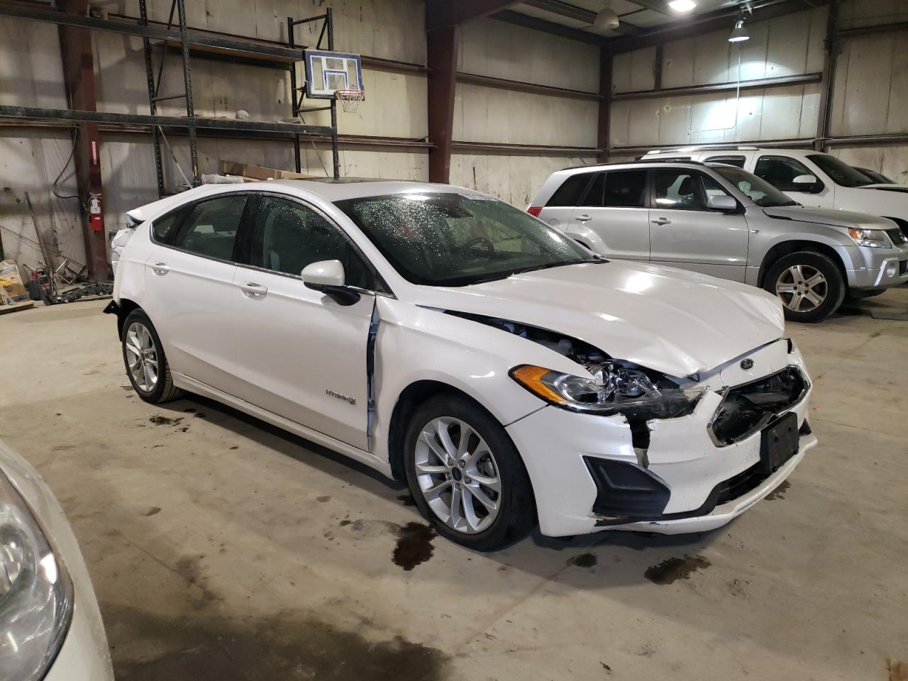 3FA6P0LU0KR196759 2019 Ford Fusion Se